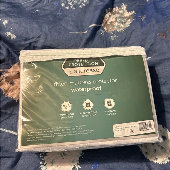 Allerease NIB Twin Waterproof Fitted Mattress Protector - Picture 4 of 5